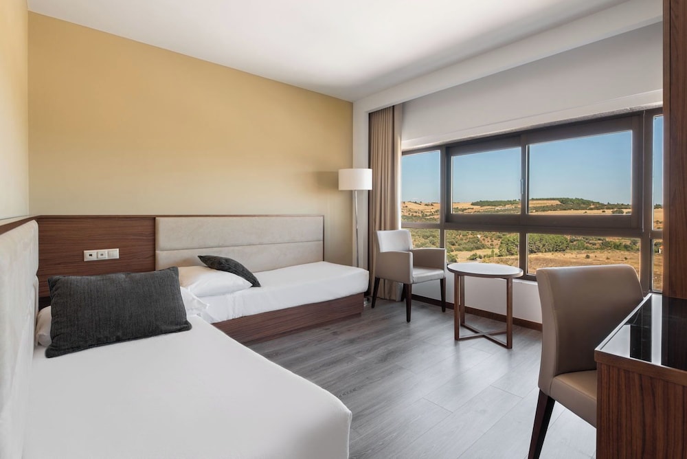 Family Suite (Castle View | Spa | Parking)