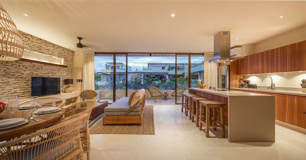 Luxury Apartment, 2 Bedrooms, Terrace, Garden View - Photo 1