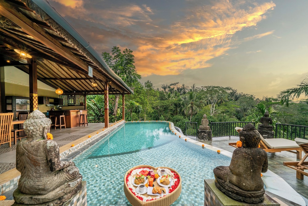Villa, Pool Access photo 1