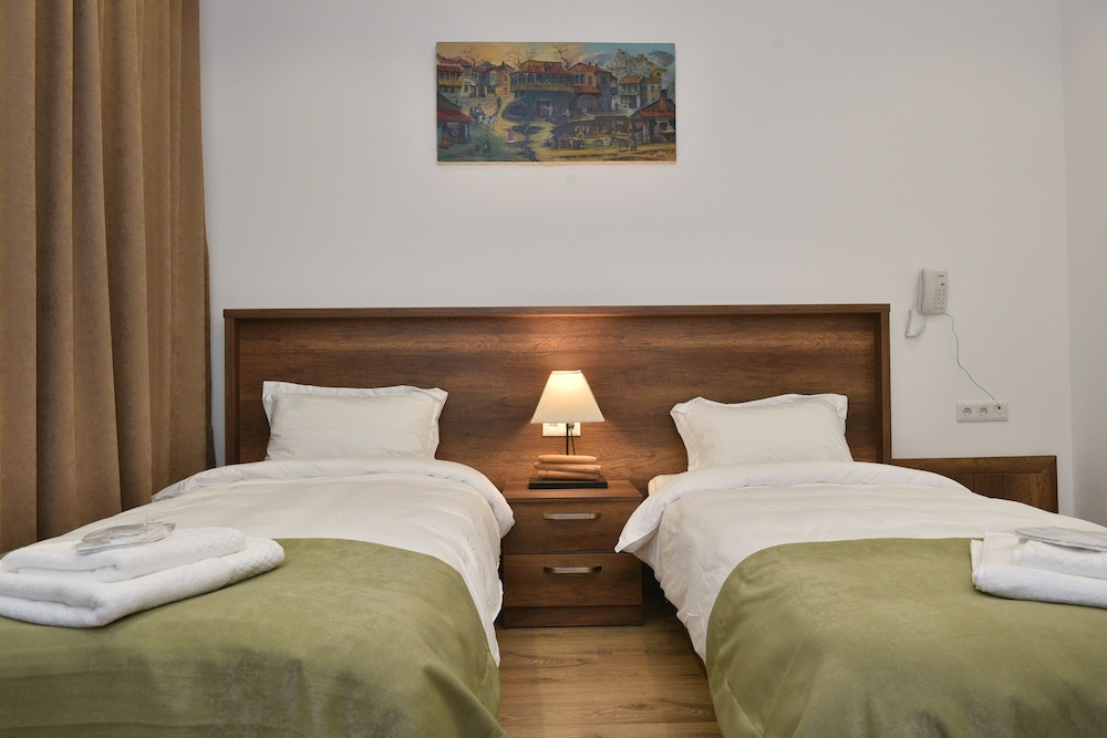 Economy Twin Room photo 2