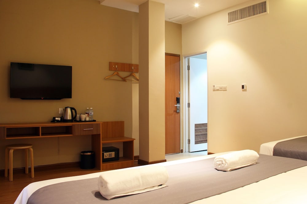 Deluxe Triple Room photo 2