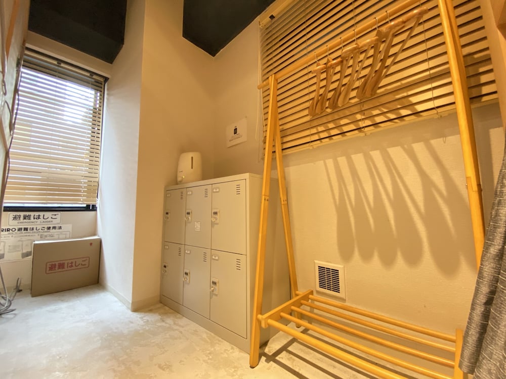 Private Room 3 Bunk Bed for 6 guests (Shared bathroom and shower room, with Safety box in Room) photo 2