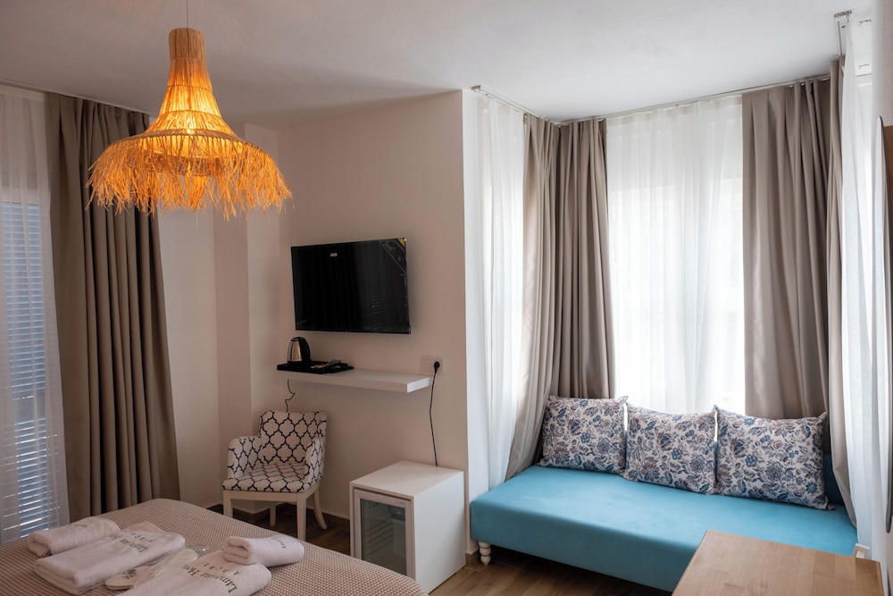 Exclusive Room, 1 Queen Bed photo 3