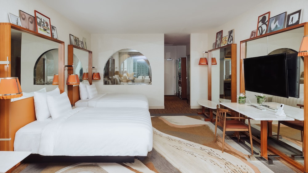 Premier Room, 2 Double Beds, City View