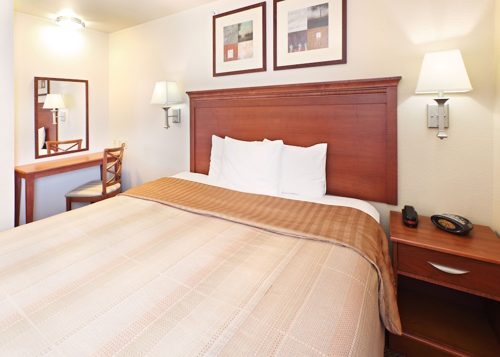 Studio Suite, 1 King Bed, Accessible (Communications) photo 3