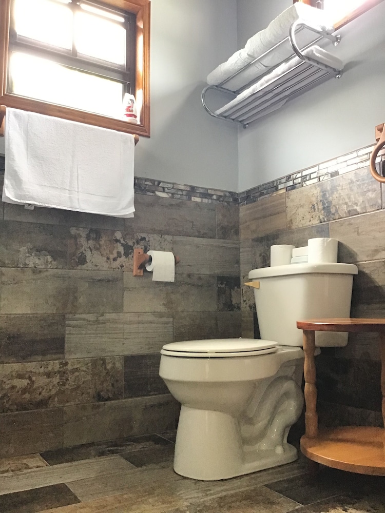 Exclusive Cabin, 1 Queen Bed, Ocean View, Oceanfront photo 3