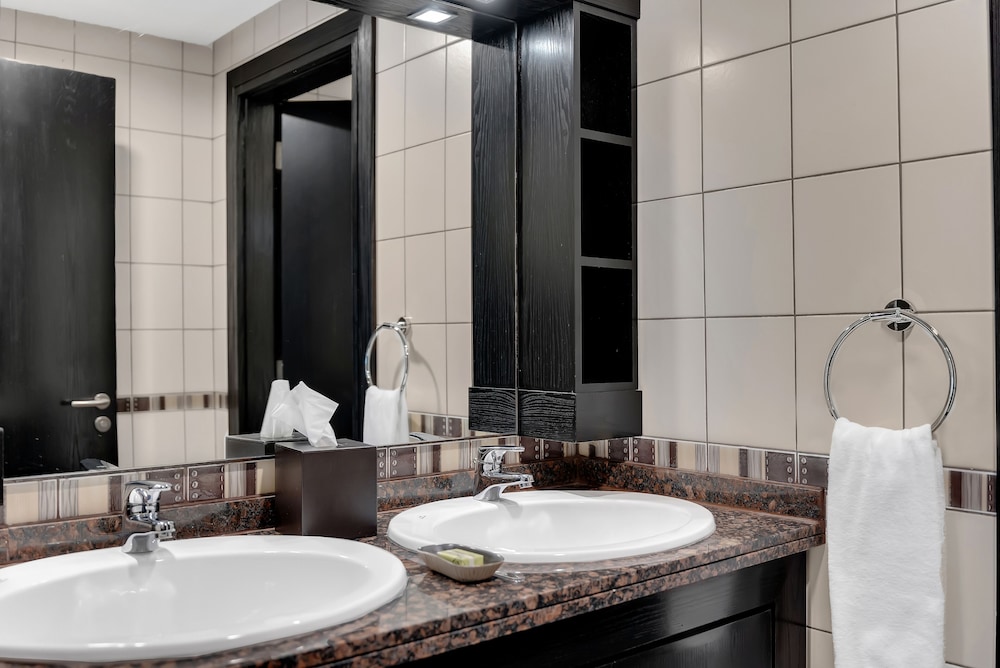 Suite, Multiple Beds, City View (Superior Four Bedroom) - Photo 21