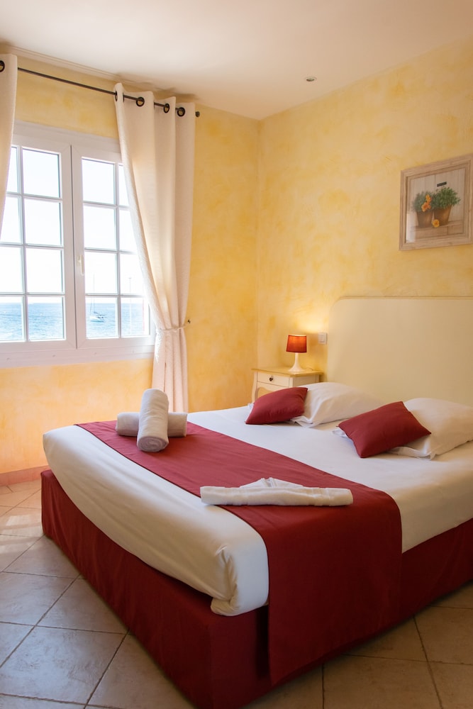 Double Room, 1 Queen Bed, Sea View - Photo 5