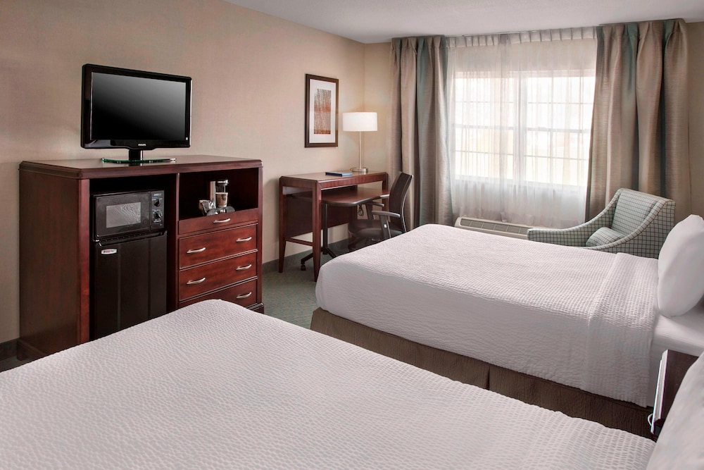 Room, 2 Queen Beds - Photo 1