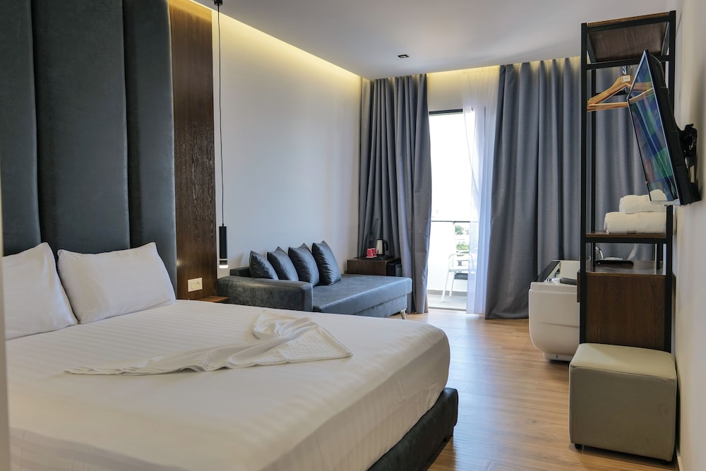 Suite, Hot Tub