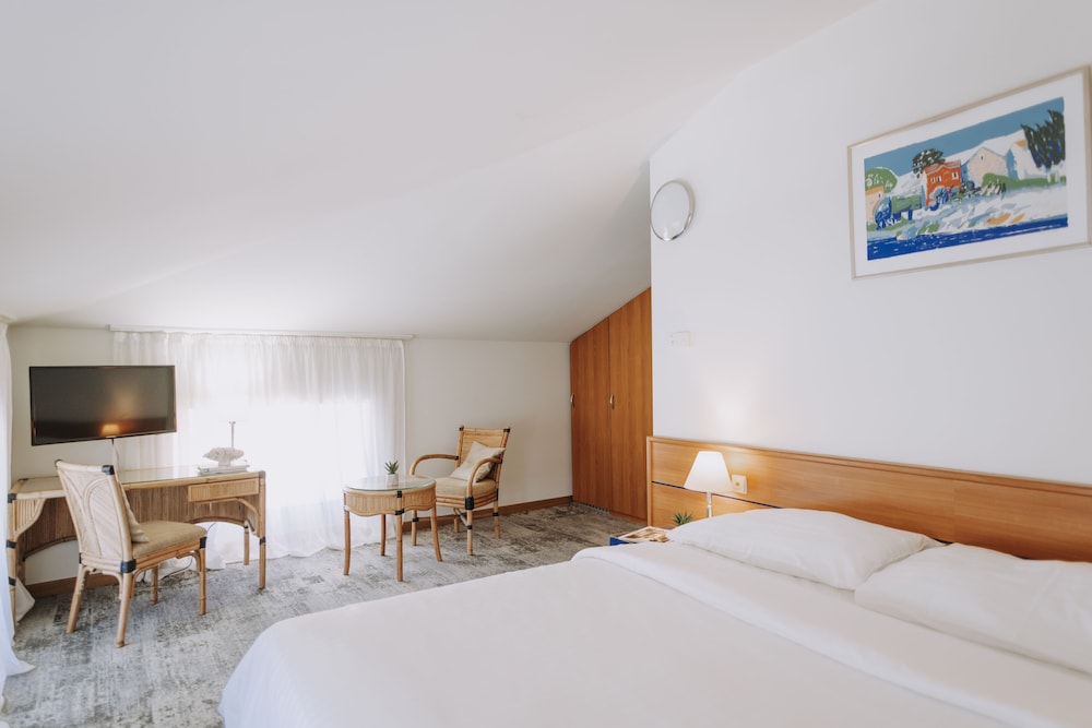 Attic Double Room with Sea View photo 2