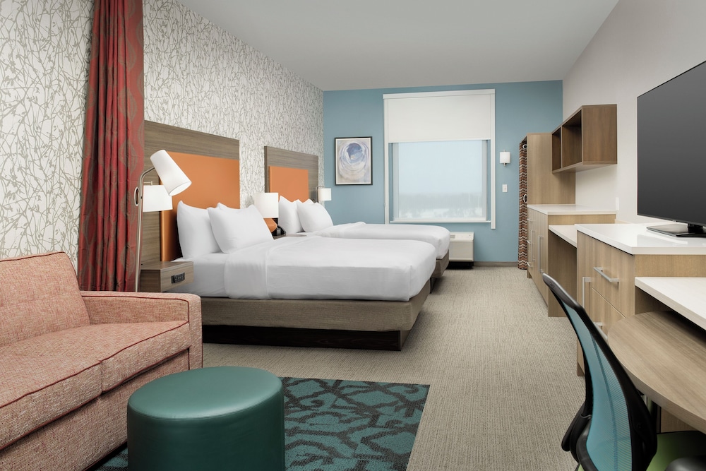Studio Suite, Multiple Beds (Roll-In Shower)
