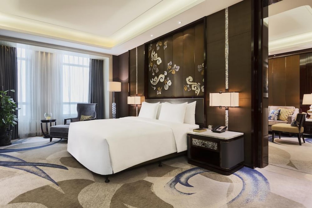 Grand Deluxe King Room photo 2