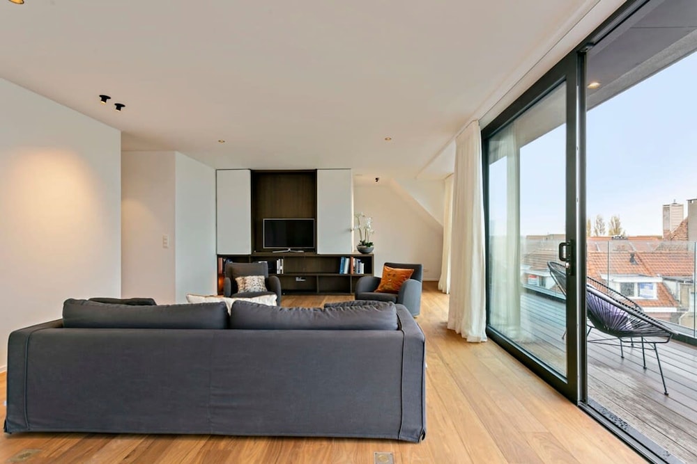 Majestic new Penthouse With 2 Parkings, Photo 32
