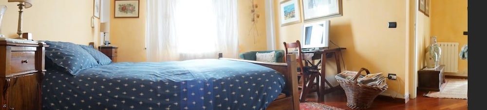 Royal Double Room, Jetted Tub photo 3