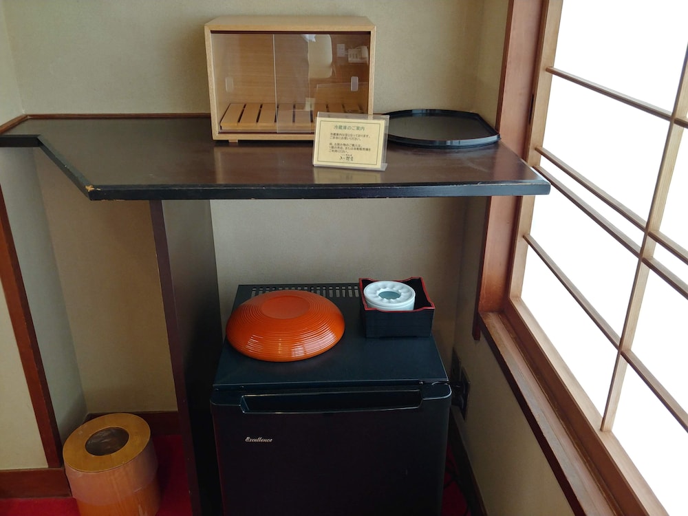 Two adjacent Japanese Style Rooms, Non-Smoking (Ocean View) photo 3