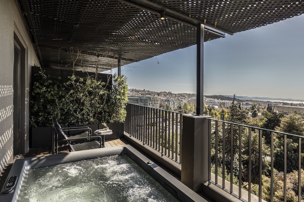 XLarge Acropolis view with Hot tub thumbnail 6