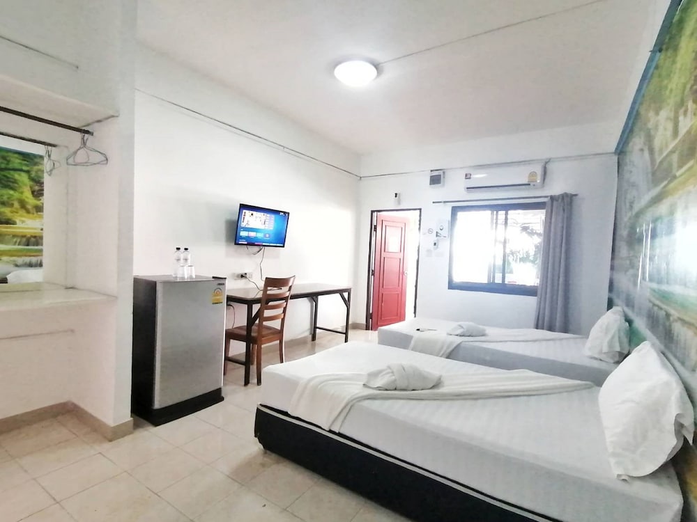 Standard Room, 2 Twin Beds, Resort View, Ground Floor photo 3