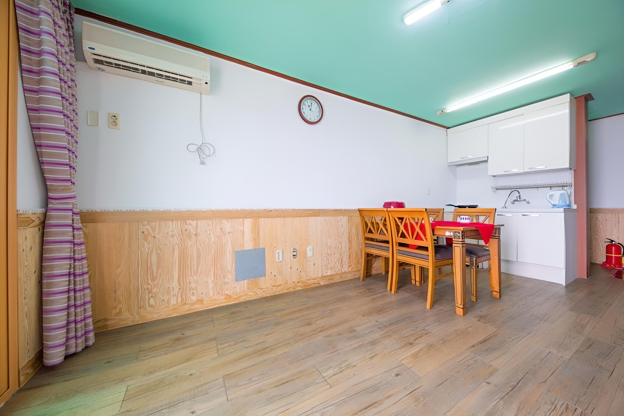 Room (402 (46m two-room)) - Photo 1