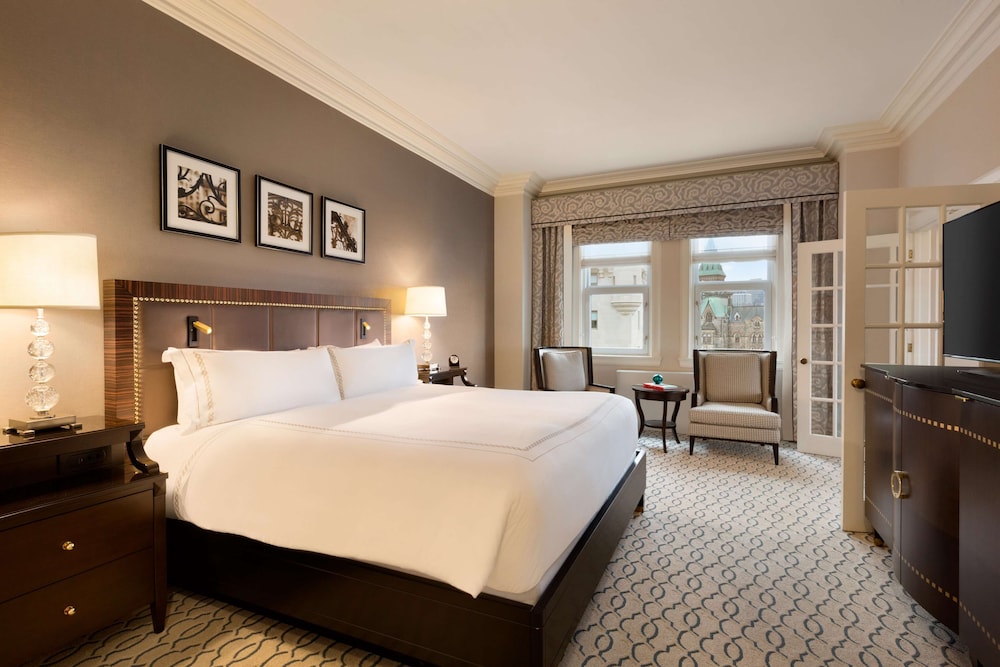 Fairmont Gold, Room, 1 King Bed - Photo 2