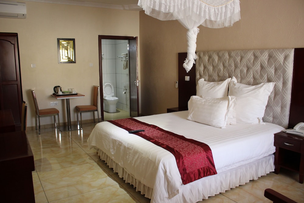 Deluxe Suite