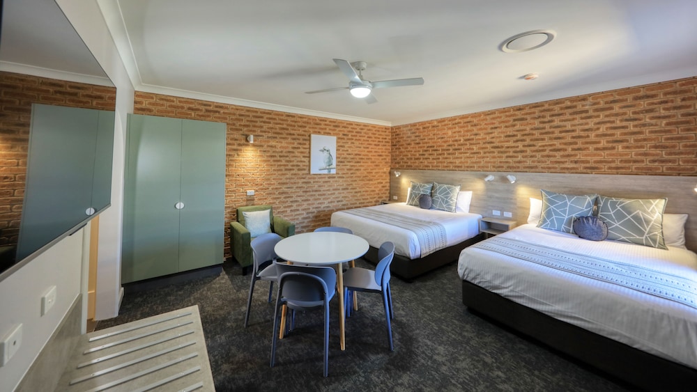 Family Twin Room, Non Smoking, Kitchenette photo 2