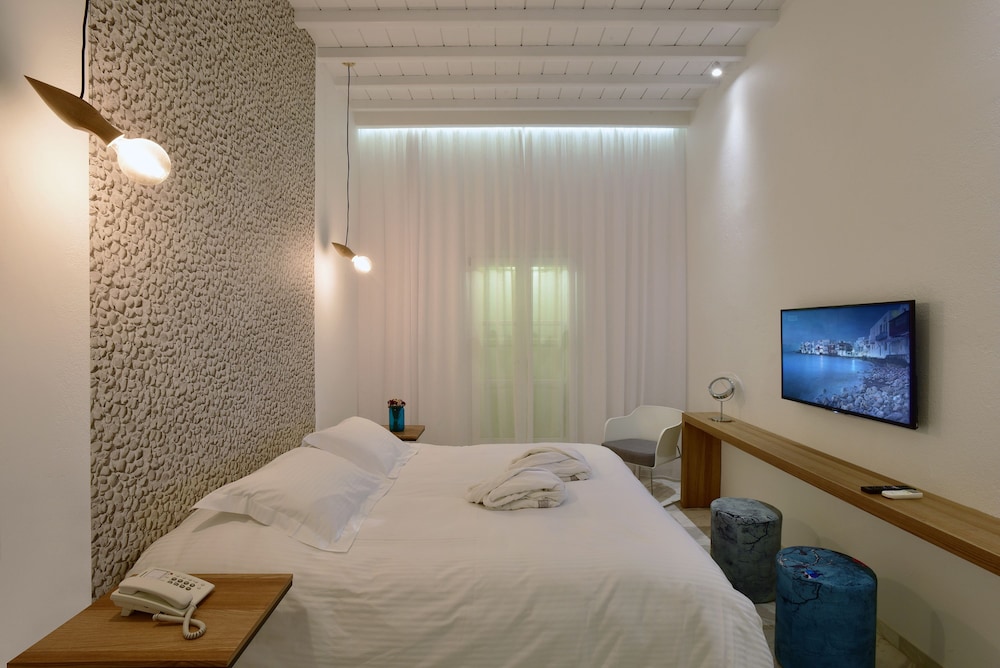 Standard Double or Twin Room photo 1
