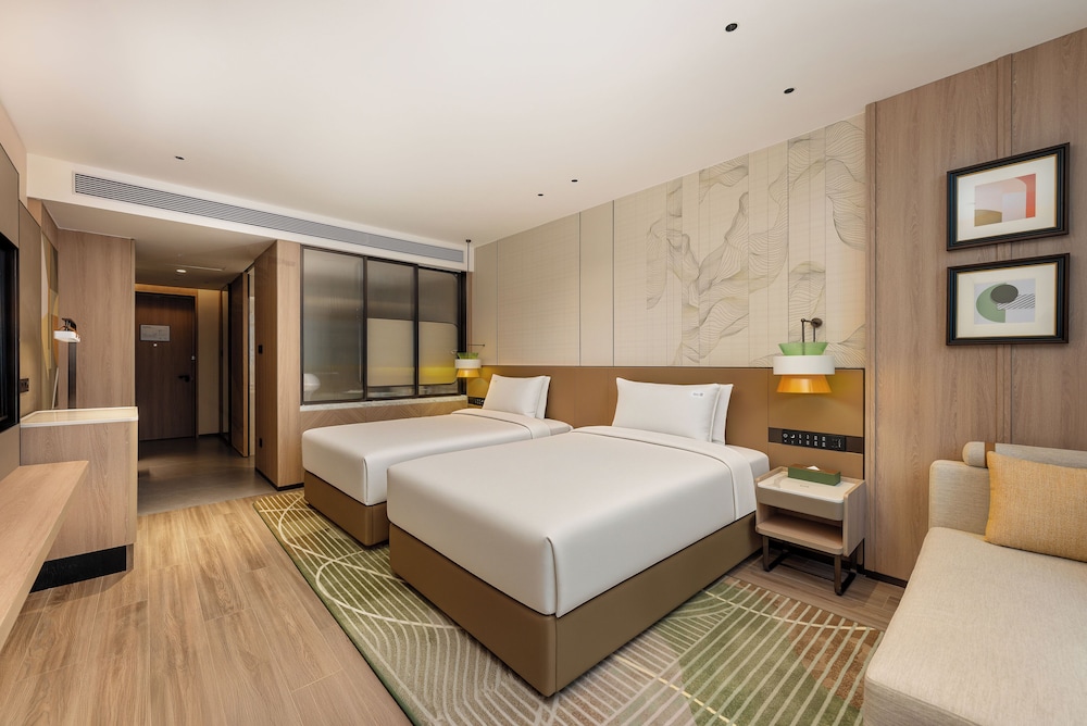 2 Double Beds Standard City View photo 2