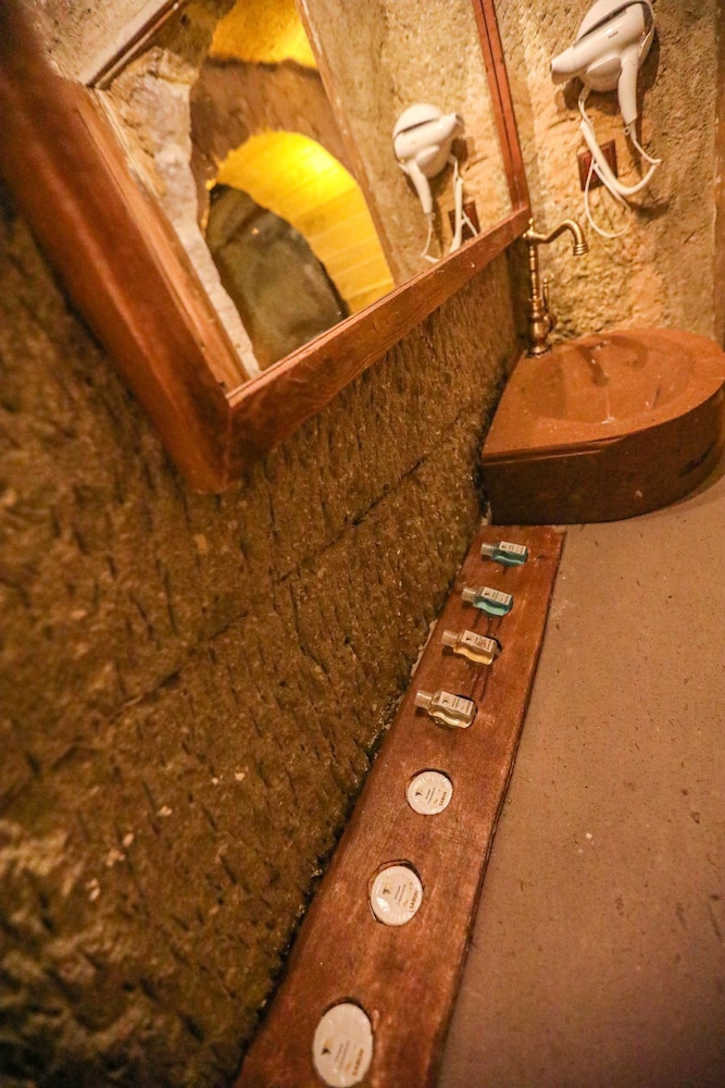Defne Cave Honeymoon Suite - Photo 2