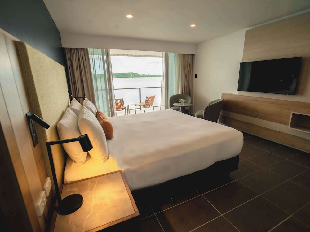Executive Room, 1 King Bed, Ocean View photo 4