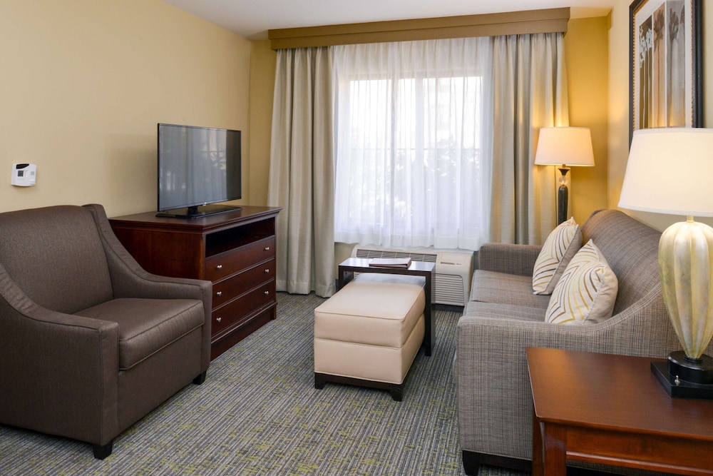 Suite, 2 Queen Beds, Accessible (Mobility & Hearing, Roll-in Shower) - Photo 7