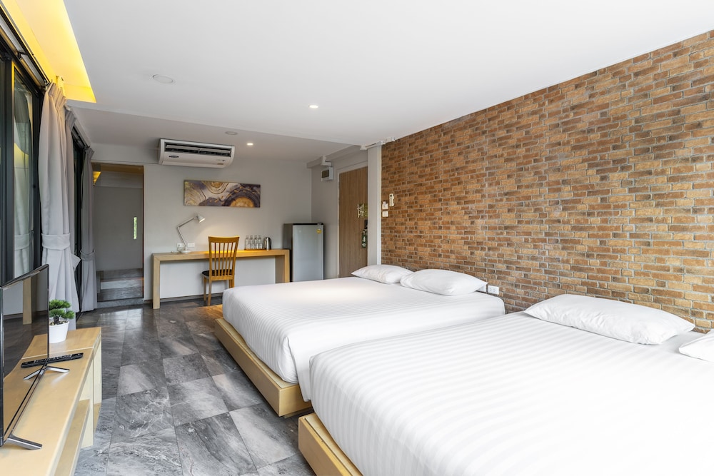 Family Quadruple Room, 1 Bedroom, Non Smoking, Ground Floor photo 3