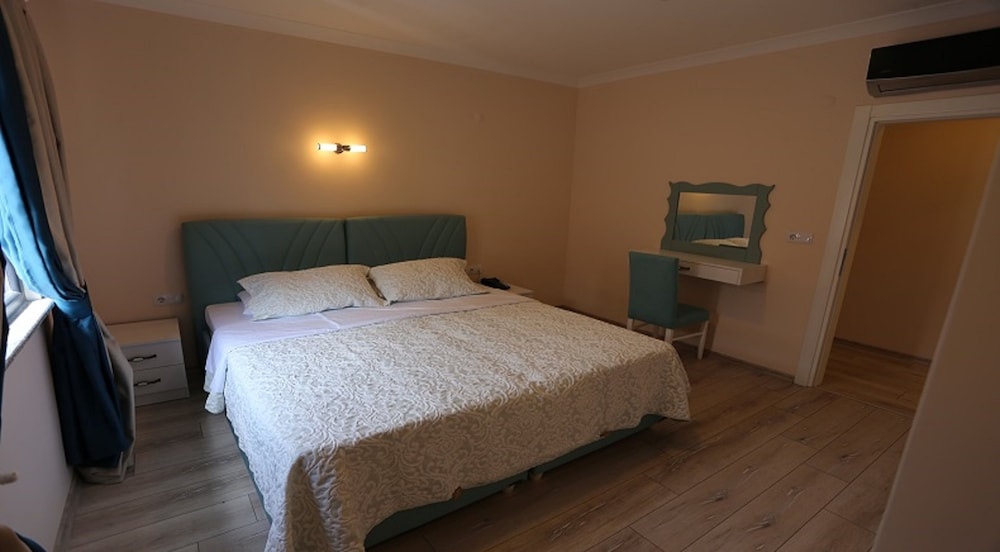 Apartment, 3 Bedrooms, Sea View photo 3