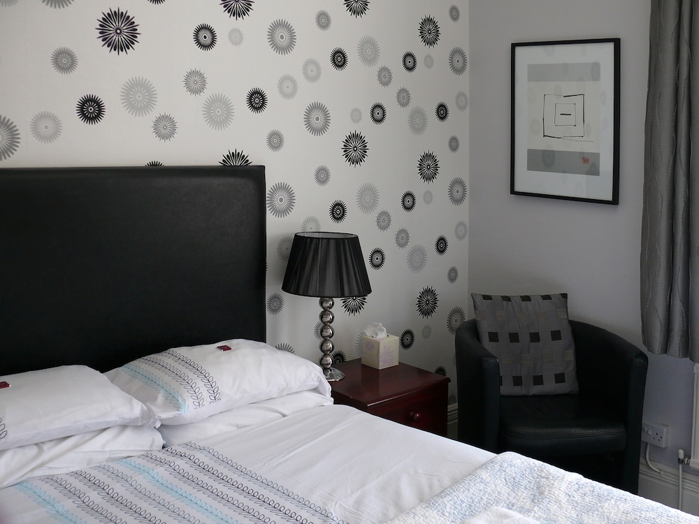 Traditional Double Room, 1 King Bed, Non Smoking, Ensuite photo 2