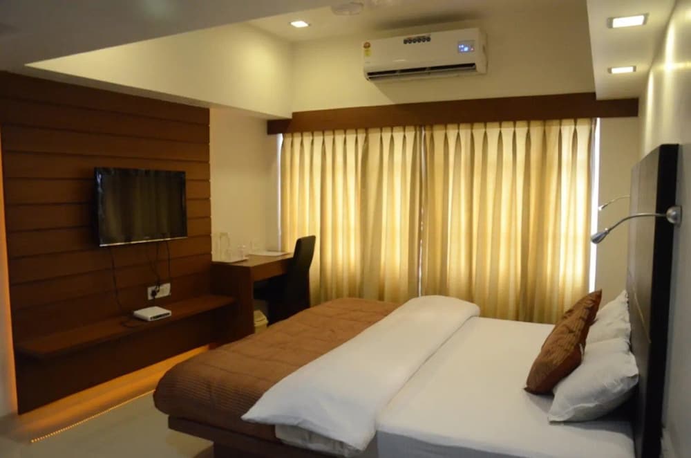 Yuvraj Suite photo 3