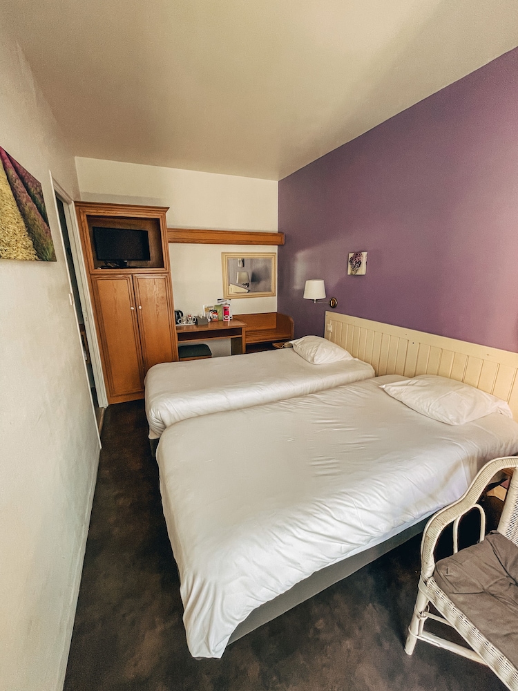 Superior Double or Twin Room photo 3