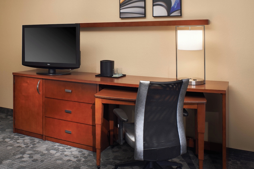 Suite, 1 Bedroom, Courtyard View photo 1