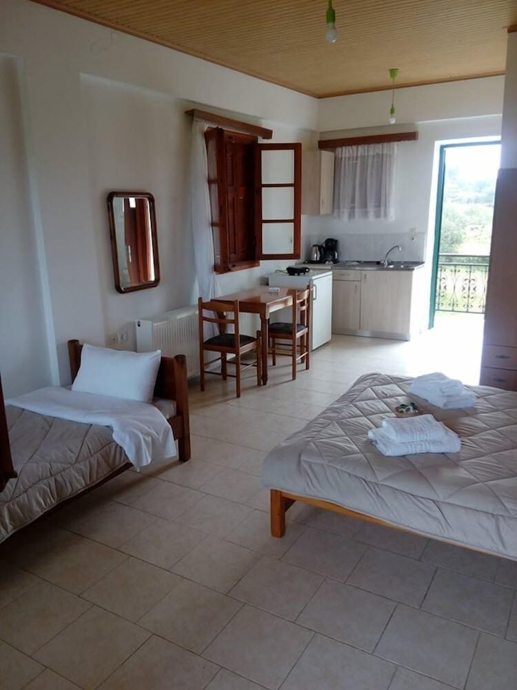 Comfort Triple Room (1)