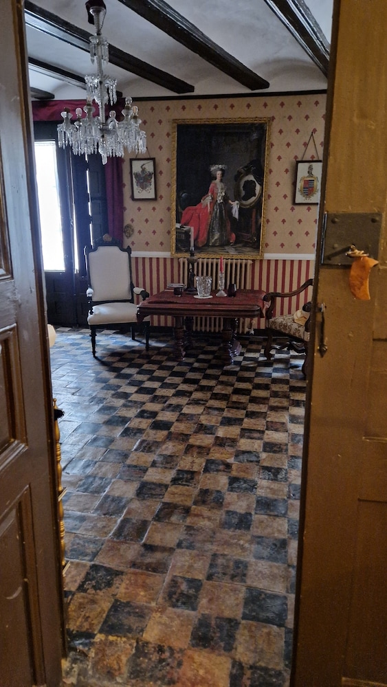 Economy Double or Twin Room, Courtyard View (Para huéspedes de estatura media)