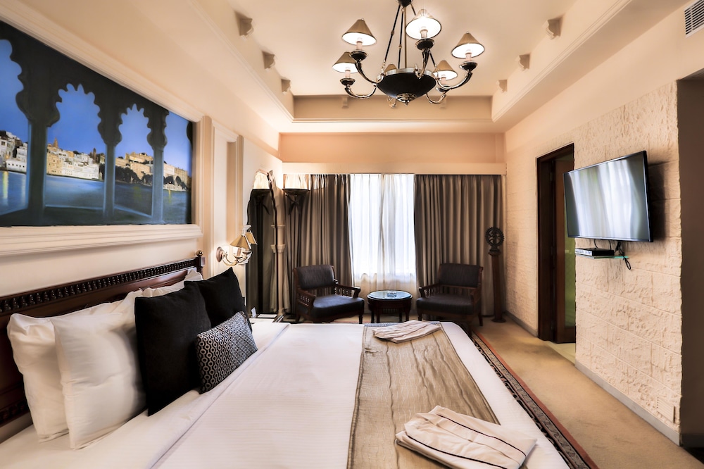 Luxury Suite, Ocean View, Beachside thumbnail 6