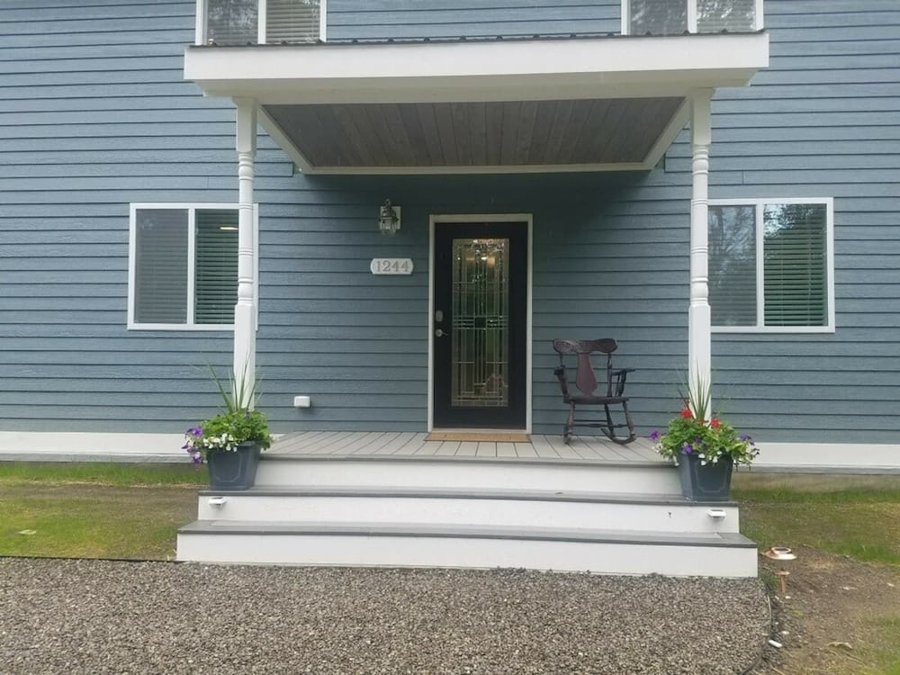 House, 3 Bedrooms, Patio, River View