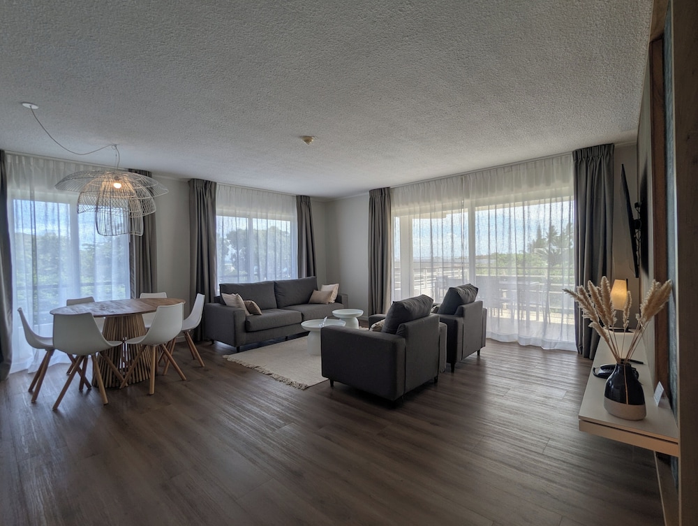Deluxe Apartment, 3 Bedrooms, Garden View - Photo 4