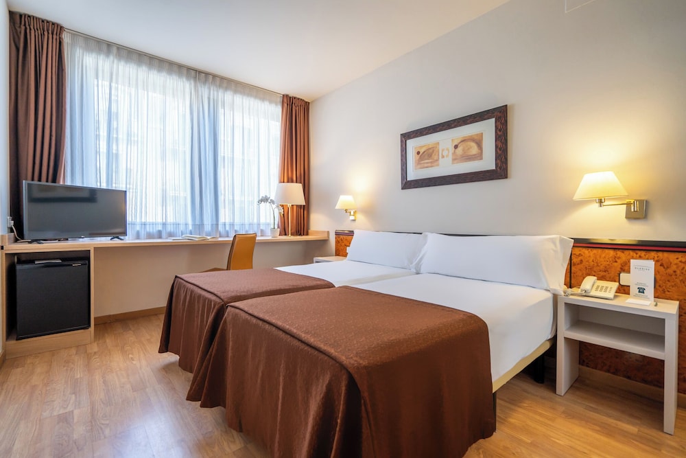 Superior Double Room, Street View