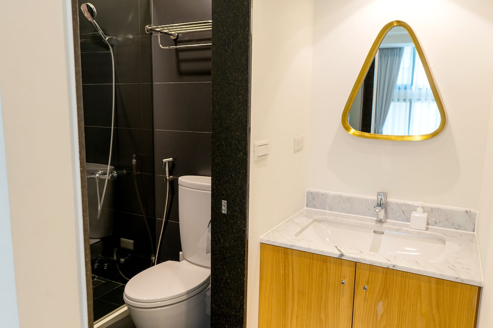 Deluxe Quadruple Room (2A) - Photo 6