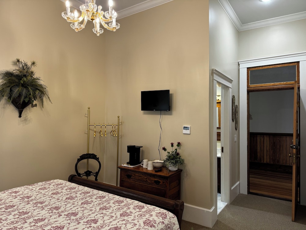 Classic Single Room, 1 Queen Bed, Non Smoking photo 2