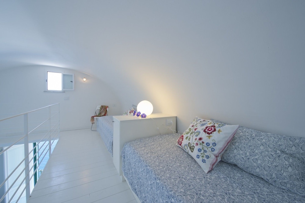 Apartment, 2 Bedrooms, Terrace, Sea View photo 2