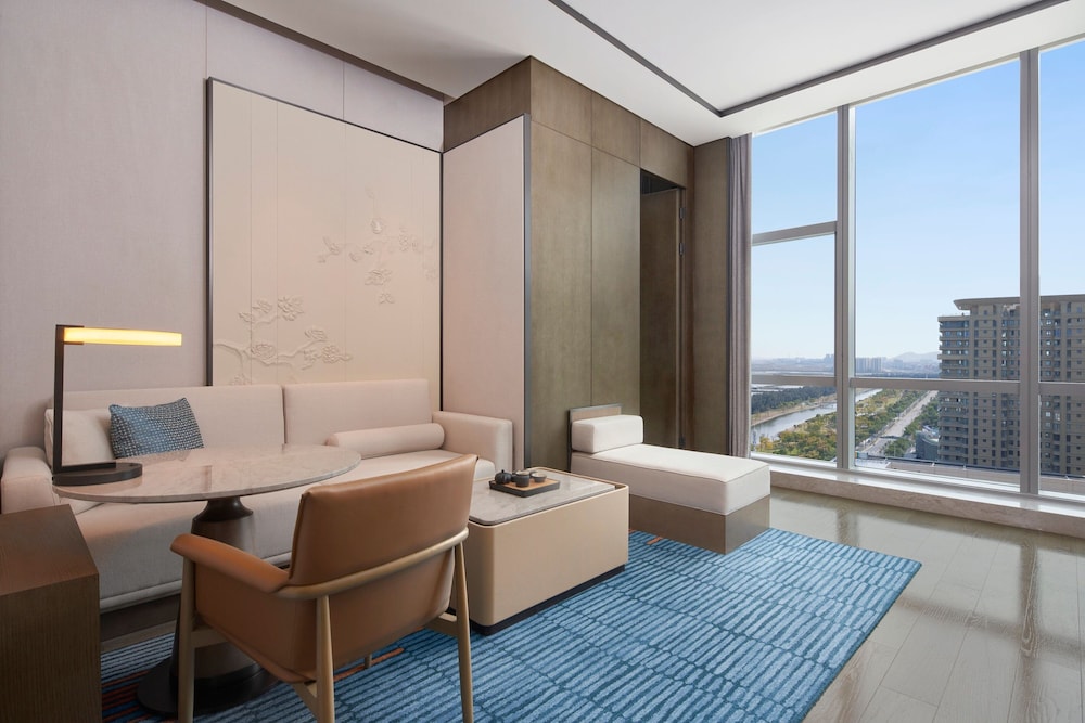 Suite, 1 King Bed, City View - Photo 6