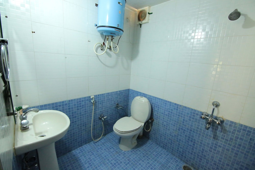 Standard Double Or Twin Room, 1 Double Bed, Private Bathroom photo 2