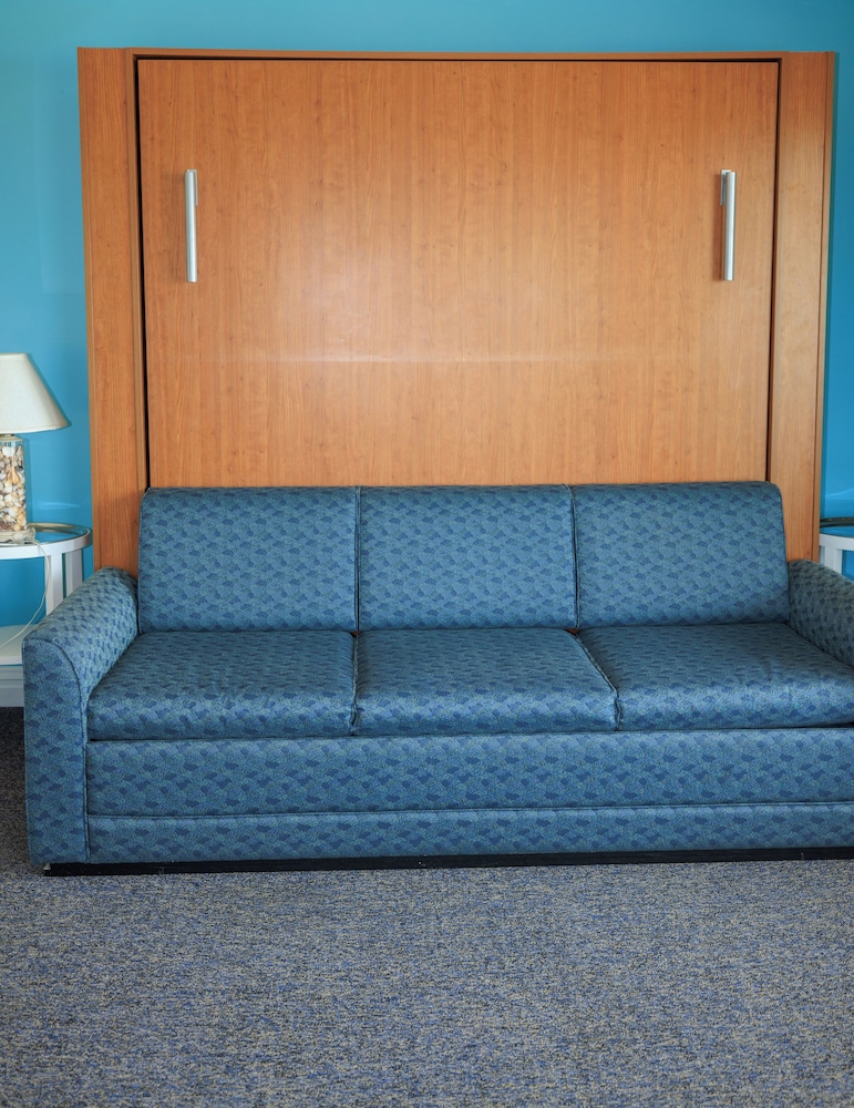 Oceanfront, 2 Rooms, 1 King and 1 King Murphy Bed, Balcony photo 2
