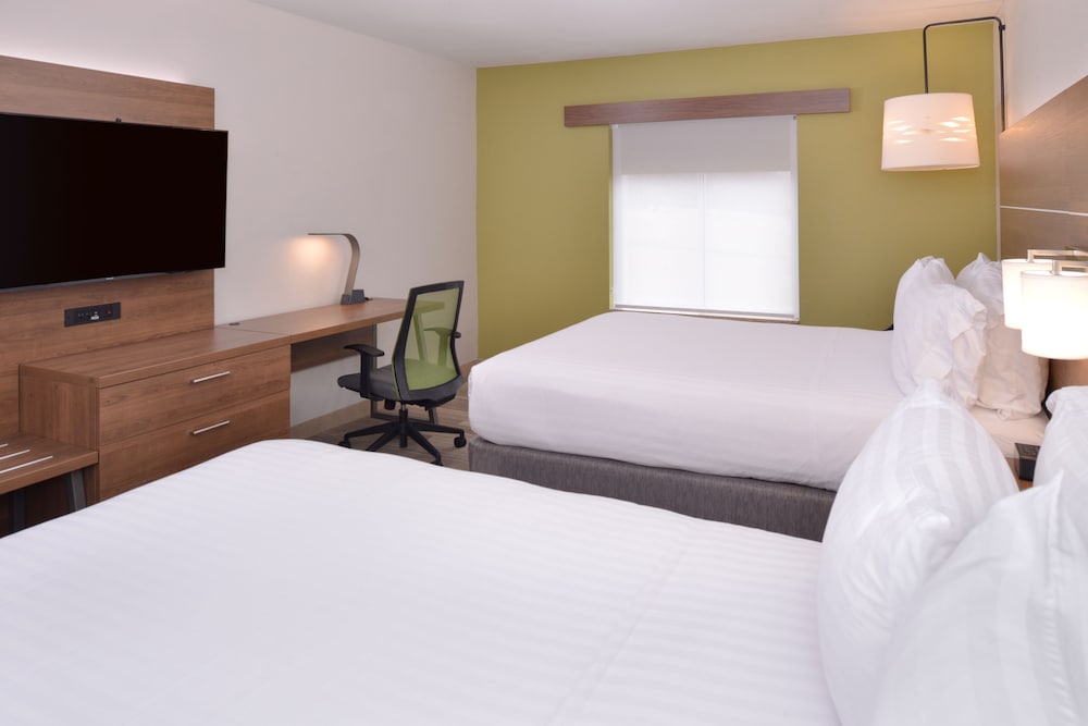 Suite, Multiple Beds - Photo 1